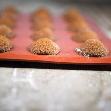 Obrázek 3 produktu SIL FORMA SILIKON terakota - MADLENKA 44x34mm v.10mm 10ml 15ks