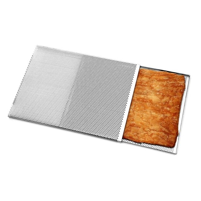 Obrázek produktu M PLECH NA PEČENÍ DVOJITÝ - PERFOROVANÝ NA LISTOVÉ TĚSTO 40x30cm