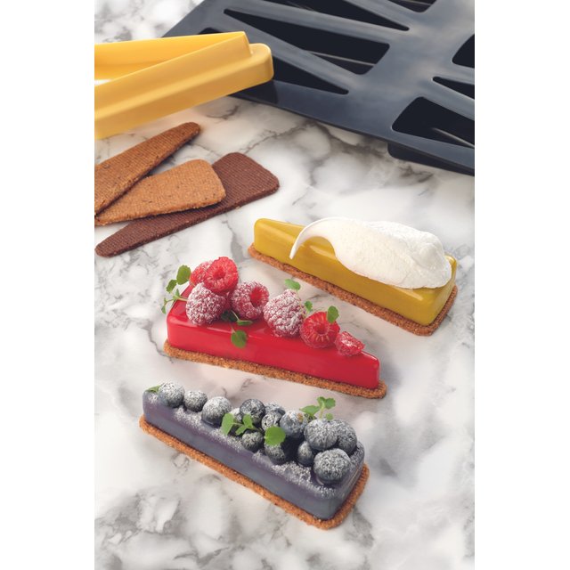 Obrázek produktu PAV FORMA SILIKON černá - 30x17.5cm - SLAKE- 8xporce dortu 11,4x3,9cm,v.2cm 50ml s vykrajovátkem