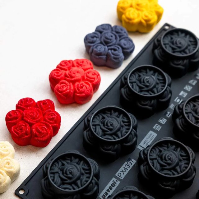 Obrázek produktu PAV FORMA SILIKON černá - 30x40cm - BOUQUET DE ROSES (růže) 180x35mm 12ks 100ml