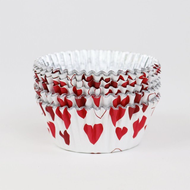 Obrázek produktu PME Košíčky na muffiny BÍLÉ SE SRDÍČKY 50x28mm 30ks