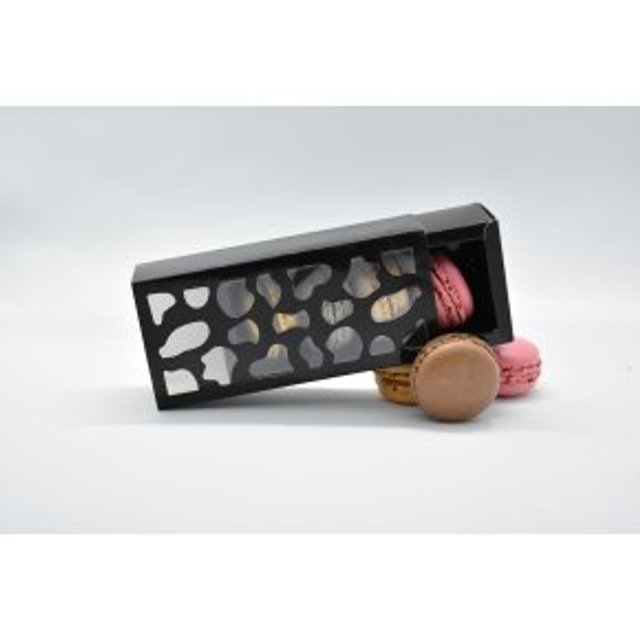 Obrázek produktu VE Krabička na makronky vzorované okénko černá na 4ks 13x6x4cm 10x1ks