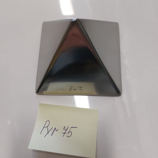 Obrázek produktu Forma pyramida nerez, hrana 75mm