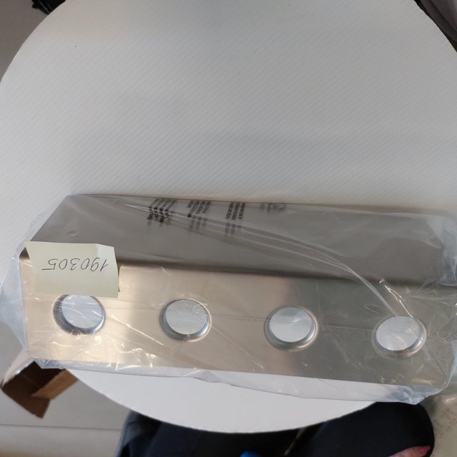 Obrázek produktu SCH STOJAN NA KORNOUTY - NEREZ 27x7x8,5cm 4 otvory pr.2,6cm