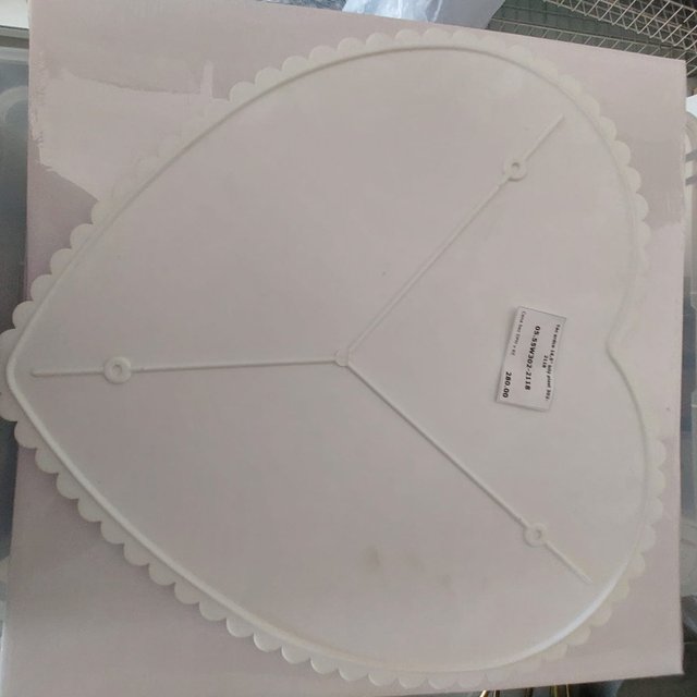 Obrázek produktu WILTON PODNOS srdce 16,5" bílý plast