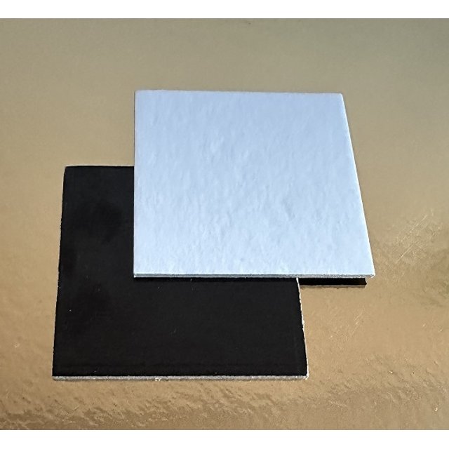 Obrázek produktu LEPENKOVÁ PODLOŽKA BÍLO/ČERNÁ 8x8cm 100ks