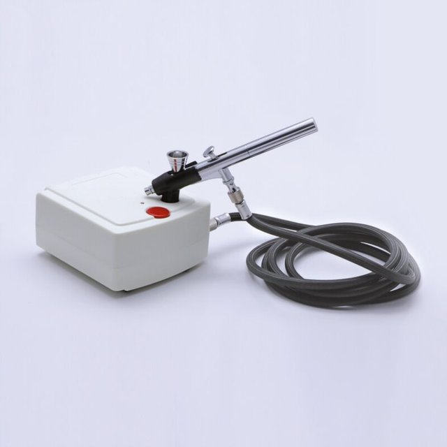 Obrázek produktu MA PISTOLE na airbrush se dvěma spouštěči pr.0,2mm+mini kompresor 1BAR CESTOVNÍ SADA