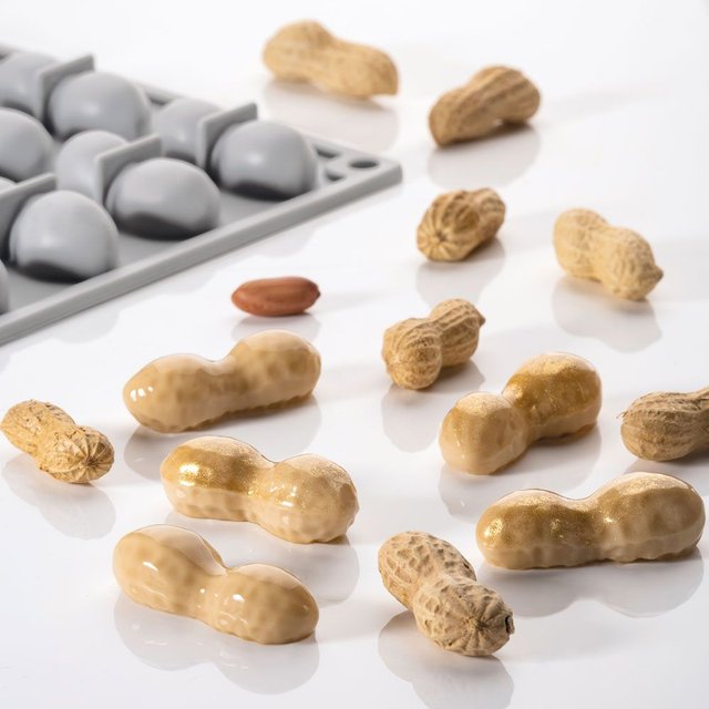Obrázek produktu PAV FORMA SILIKON černá - 30x17.5cm - PEANUT- 24x arašída 7ml