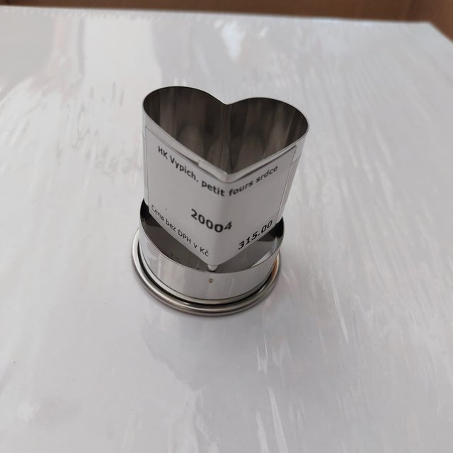 Obrázek produktu HK VYKRAJOVÁTKO petit fours srdce