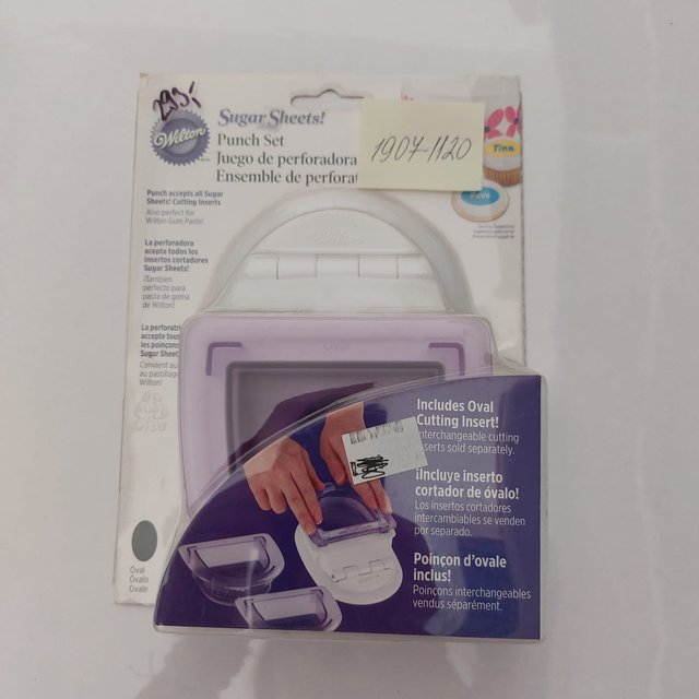 Obrázek produktu WILTON Ozdobná děrovačka  + forma  ovál