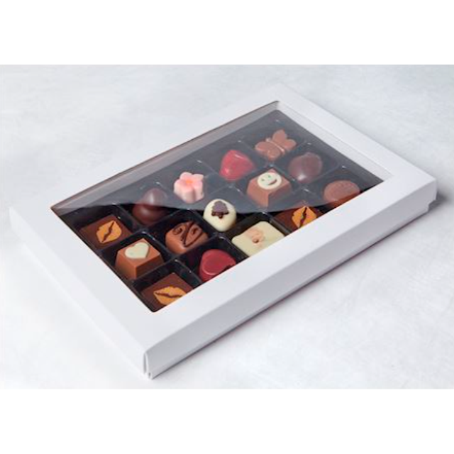 Obrázek produktu CW KRABIČKA BÍLÁ+ dno+černý blistr na 15 pralinek 23x15,5cm 100ks