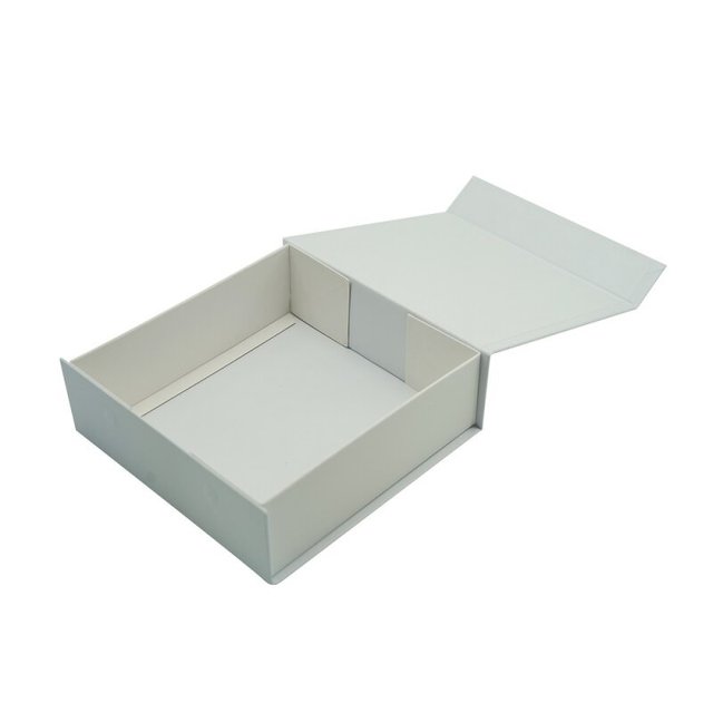 Obrázek produktu SA KRABIČKA bílá - zavírací na magnet 17,5x12,5x5cm