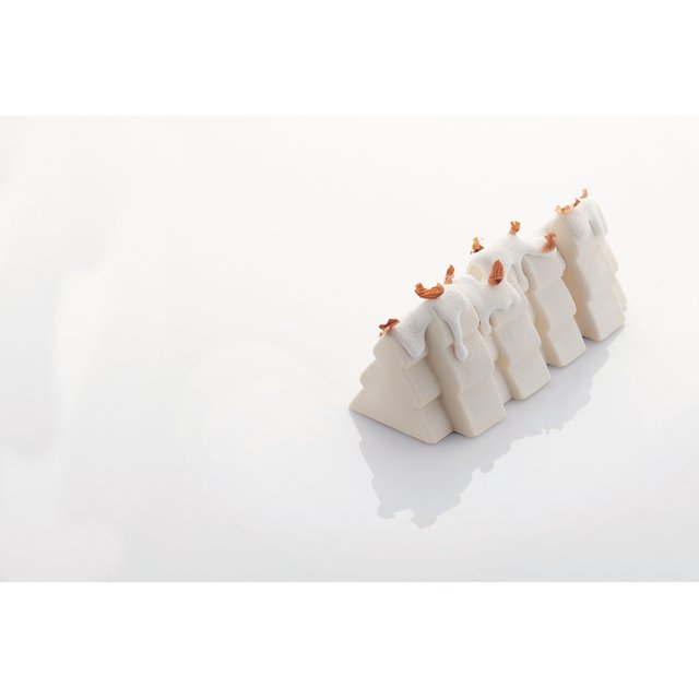 Obrázek produktu PAV FORMA SILIKON černá - FOREST - smrky 25x9,7cm, v.9,5cm